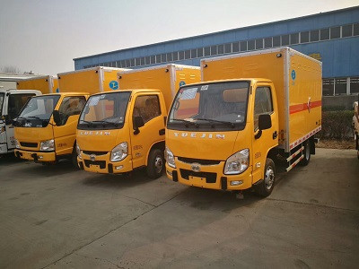 新中昌专用汽车 危险品运输车的价格与安全考量