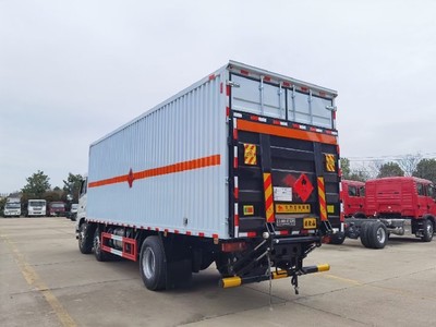 福田捷运牌危险物品运输车 专业高效的安全保障